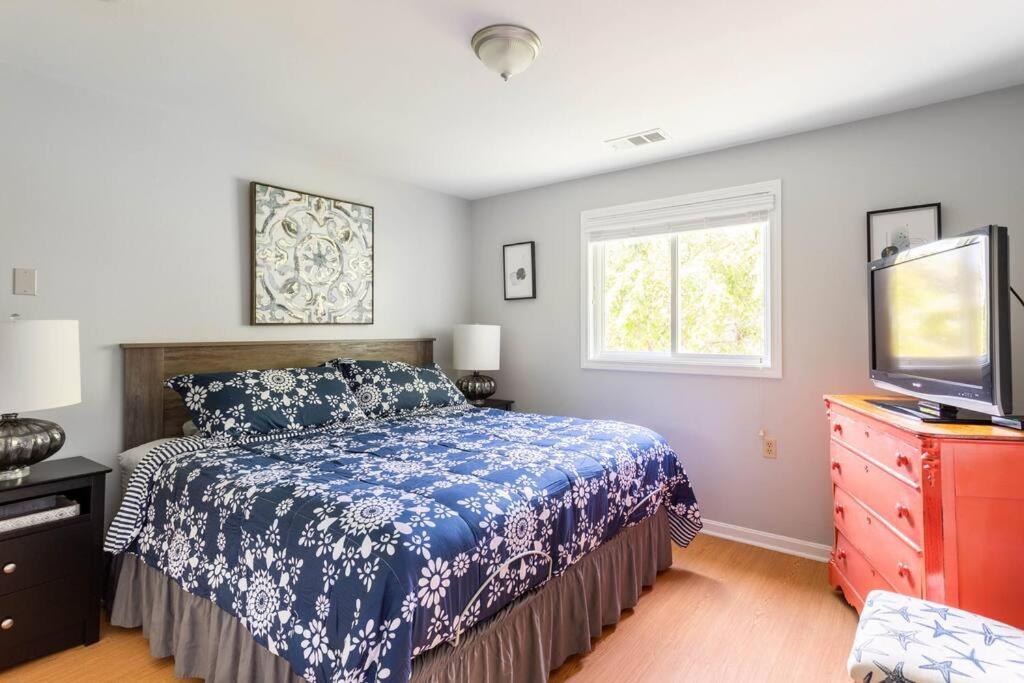 فيلا Unique Retreat With Private Patio, 4 King Beds And Bbq جروتون المظهر الخارجي الصورة
