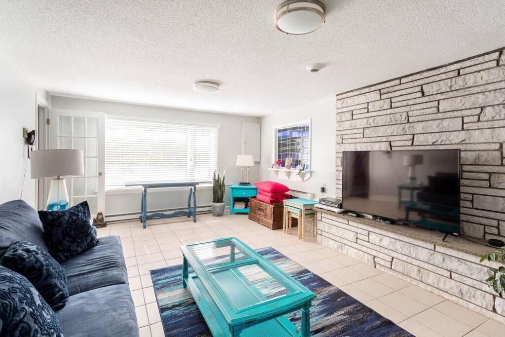 فيلا Unique Retreat With Private Patio, 4 King Beds And Bbq جروتون المظهر الخارجي الصورة
